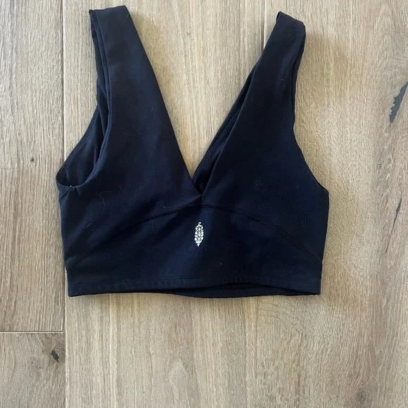 Free Peoplw movement v~neck sports bra - Picture 3 of 5